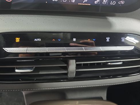 New 2026 Buick Enclave Avenir w/ Super Cruise Package AWD/4WD image 23