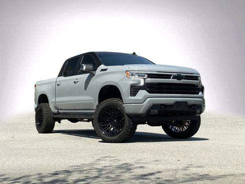 Used 2025 Chevrolet Silverado 1500 RST AWD/4WD image 2