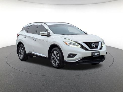 Used 2017 Nissan Murano SV w/ Premium Plus Package image 3