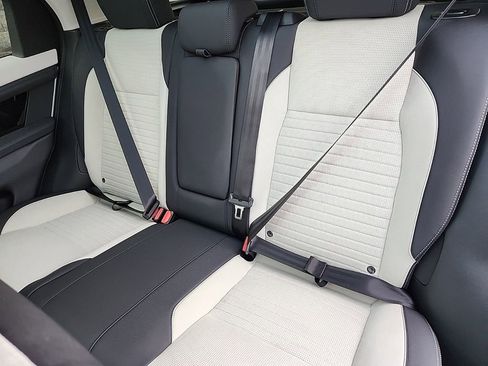 Used 2025 Land Rover Discovery Sport S image 25