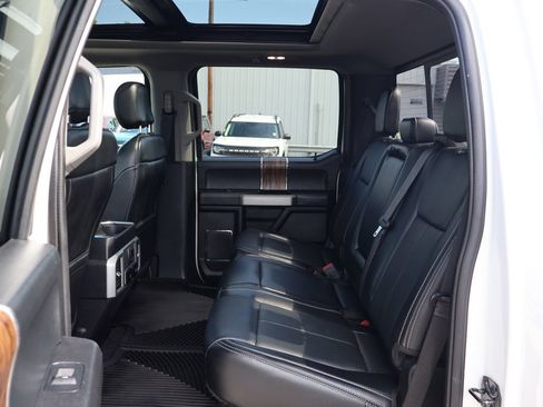 Used 2019 Ford F150 Lariat w/ Equipment Group 502A Luxury AWD/4WD image 21