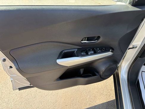 Used 2019 Nissan Kicks FWD image 15