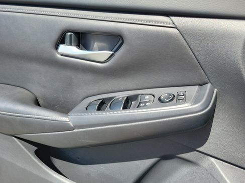 Used 2024 Nissan Sentra SV image 7