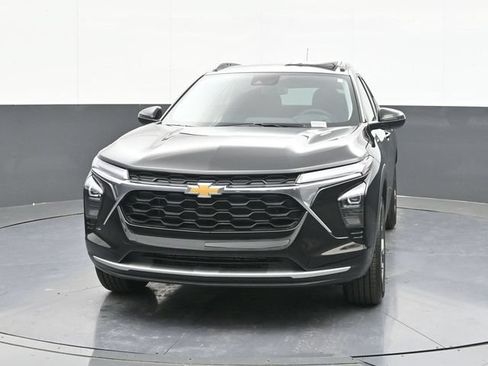 New 2026 Chevrolet Trax LT w/ LT Convenience Package FWD image 2
