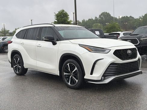 Used 2021 Toyota Highlander XSE FWD image 7