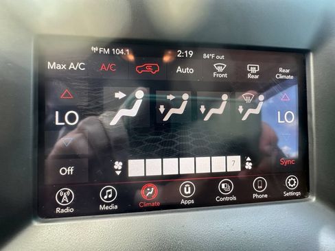 Used 2019 Dodge Durango SXT w/ 3rd Row Seating Group RWD image 23