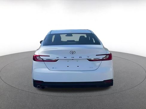 Used 2025 Toyota Camry SE FWD image 10