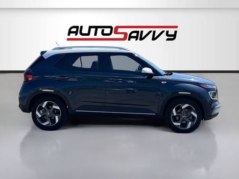 Used 2024 Hyundai Venue Limited FWD image 8
