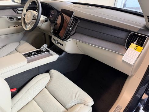 New 2026 Volvo XC90 T8 Ultra w/ Protection Package Premier AWD/4WD image 22