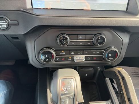 New 2025 Ford Bronco Badlands w/ Sasquatch Package AWD/4WD image 23