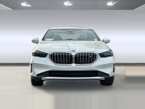 Used 2026 BMW i5 eDrive40 RWD image 6