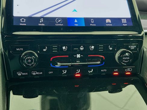 Used 2022 Jeep Grand Cherokee Trailhawk w/ Luxury Tech Group III AWD/4WD image 23