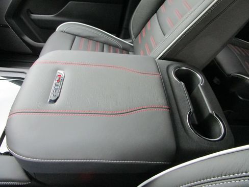 New 2026 GMC Yukon AT4 Ultimate w/ LPO, Floor Liner Package AWD/4WD image 39