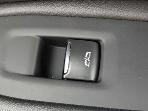 Used 2025 Cadillac XT5 Premium Luxury image 35