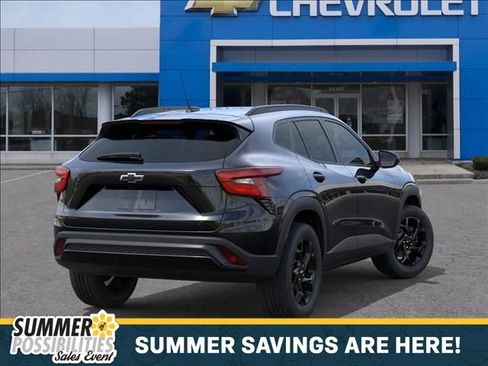 New 2026 Chevrolet Trax LT w/ Driver Confidence Package FWD image 4