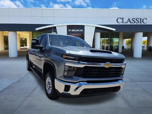 Used 2024 Chevrolet Silverado 2500 LT AWD/4WD image 2