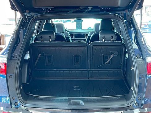 Used 2023 Buick Enclave Premium w/ Experience Buick Package AWD/4WD image 22