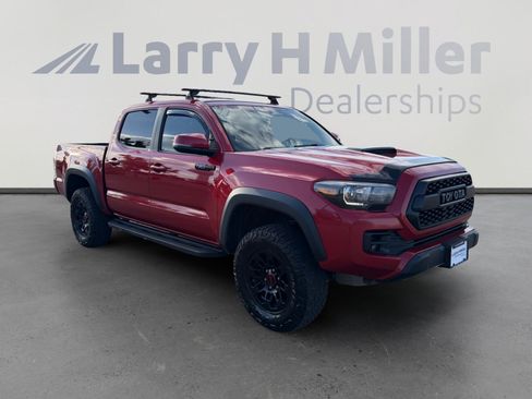Used 2017 Toyota Tacoma TRD Pro AWD/4WD image 8