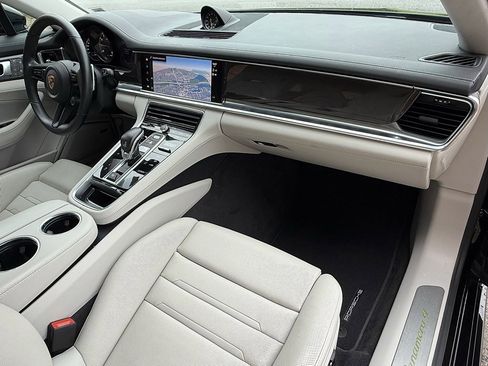 Certified 2022 Porsche Panamera 4 image 22