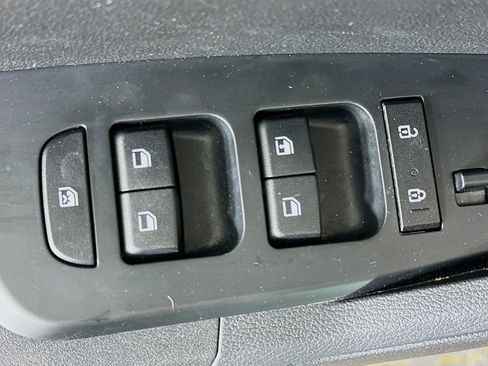 Used 2025 Kia Sportage LX image 15