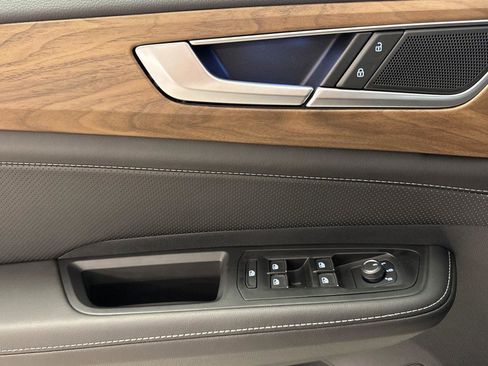 New 2026 Volkswagen Atlas SE image 10