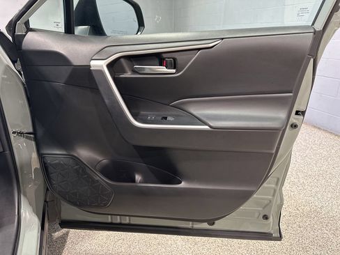 Certified 2022 Toyota RAV4 XLE w/ Convenience Package AWD/4WD image 19