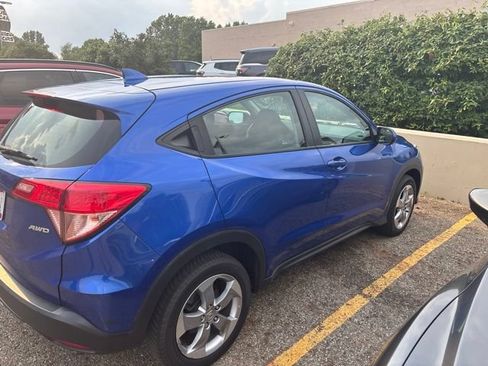 Used 2018 Honda HR-V LX image 3