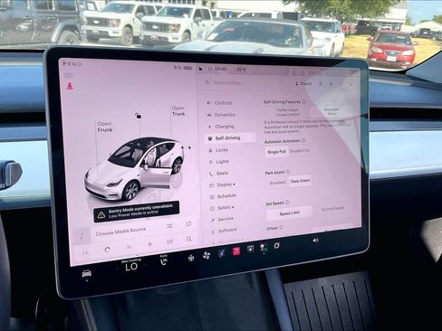 Used 2022 Tesla Model Y Long Range AWD/4WD image 30