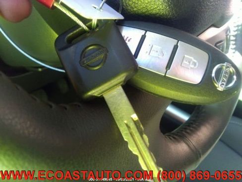 Used 2017 Nissan Titan SV image 11