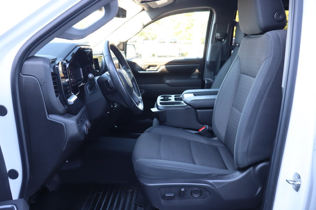 Used 2025 Chevrolet Silverado 1500 RST AWD/4WD image 4