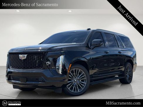 Used 2025 Cadillac Escalade ESV Sport Platinum w/ LPO, Floor Liner Package AWD/4WD image 1