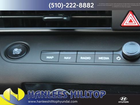 New 2025 Hyundai Elantra SEL image 24