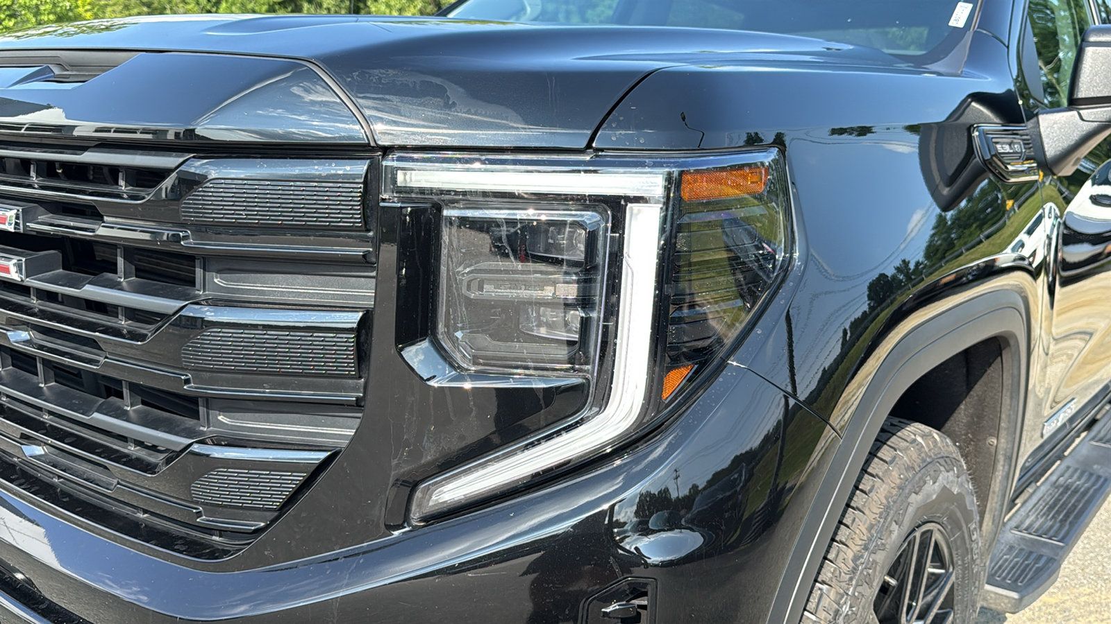 Certified 2025 GMC Sierra 1500 Elevation AWD/4WD image 9