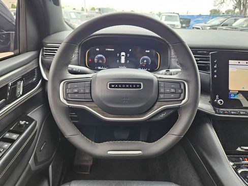 Used 2023 Jeep Wagoneer Series III w/ Preferred Equipment Group image 20