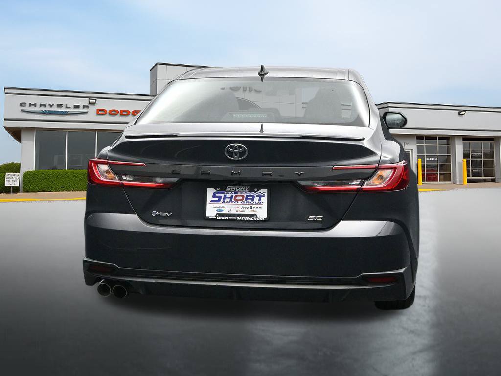 Used 2025 Toyota Camry SE FWD image 4