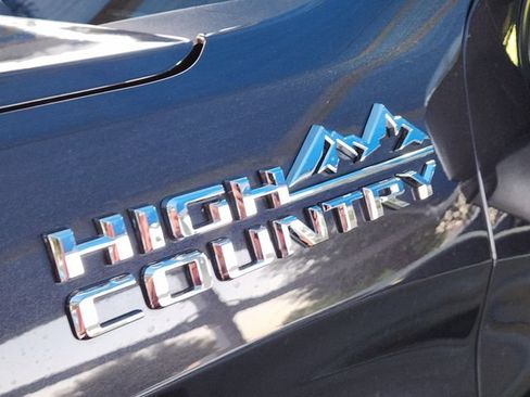 Used 2024 Chevrolet Silverado 1500 High Country w/ High Country Premium Package AWD/4WD image 10