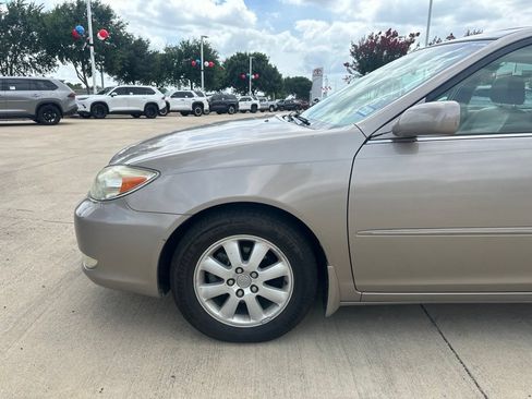Used 2003 Toyota Camry XLE FWD image 2