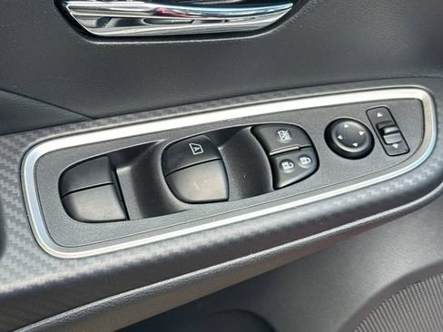 Certified 2025 Nissan Versa SR w/ Trunk Package FWD image 12