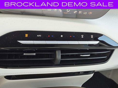 New 2026 Buick Enclave Avenir w/ Super Cruise Package image 27