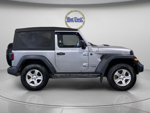 Used 2018 Jeep Wrangler Sport AWD/4WD image 6