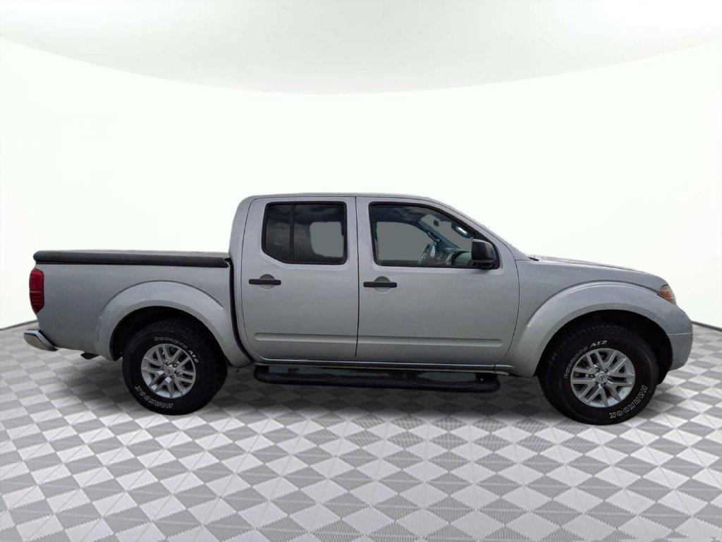 Used 2016 Nissan Frontier SV AWD/4WD image 2