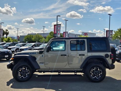 Used 2022 Jeep Wrangler Unlimited Rubicon 4xe w/ Cold Weather Group AWD/4WD image 4