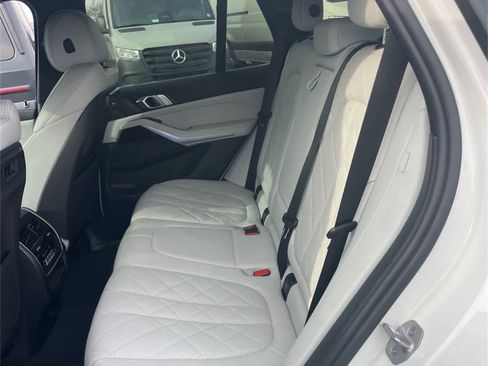 Used 2023 BMW X5 xDrive40i w/ Premium Package image 16