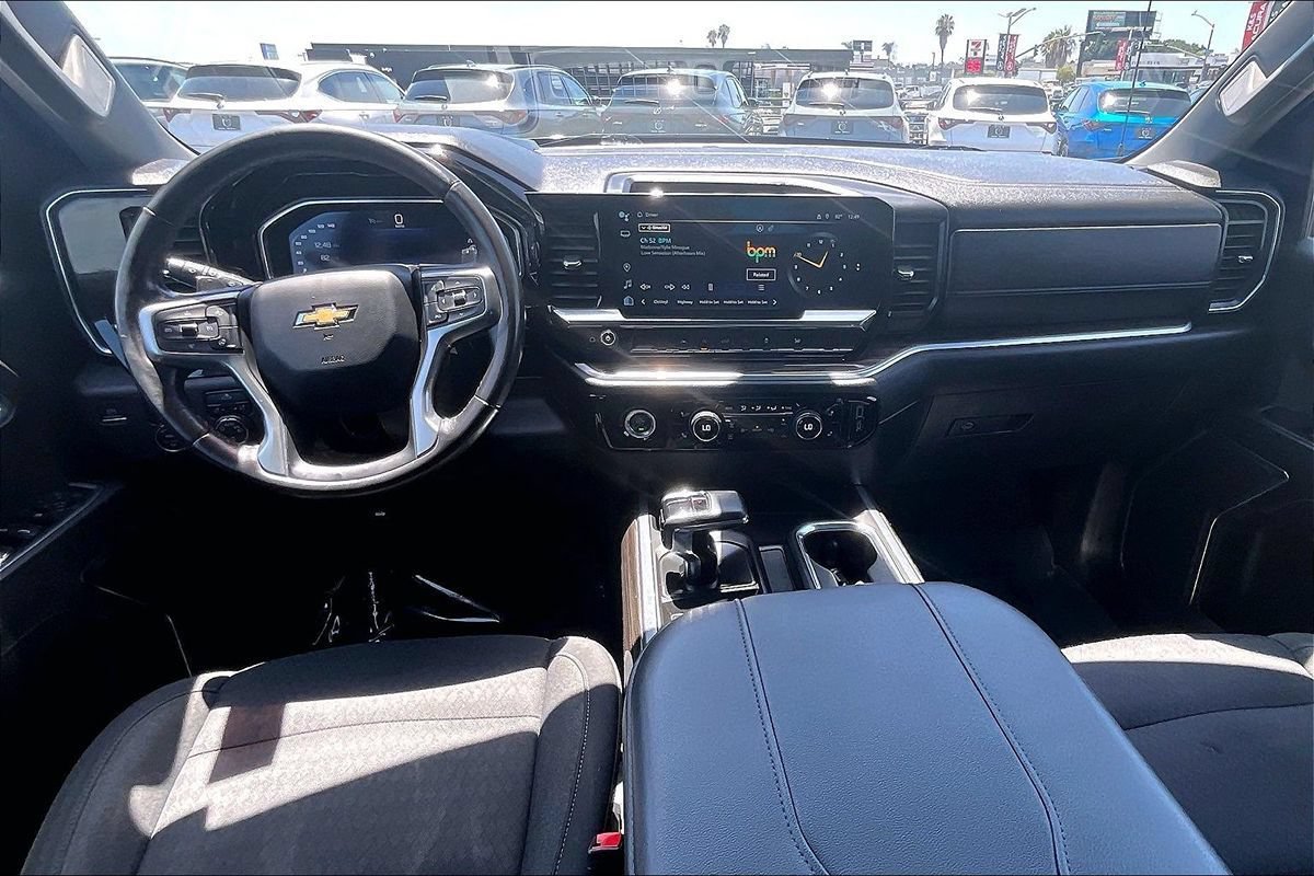 Used 2023 Chevrolet Silverado 1500 LT RWD image 30