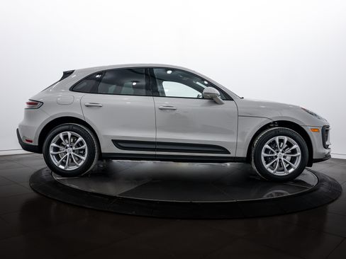 Certified 2026 Porsche Macan image 8