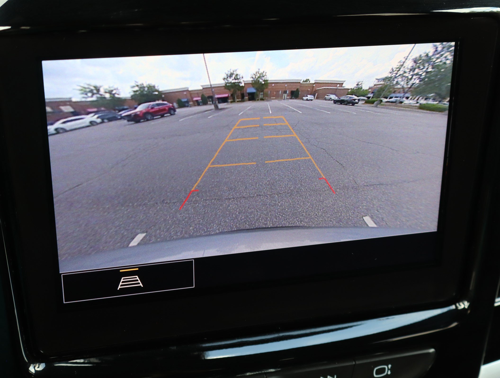 Used 2023 Chevrolet Traverse LT FWD image 29