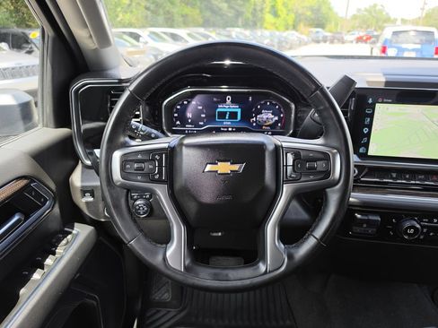 Used 2025 Chevrolet Silverado 2500 LT w/ Convenience Package AWD/4WD image 13