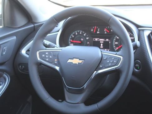 Used 2023 Chevrolet Malibu RS FWD image 18