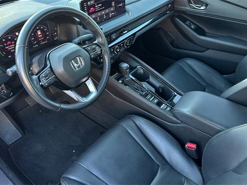 Used 2023 Honda Accord Touring image 12
