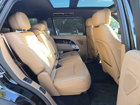 Used 2024 Land Rover Range Rover Long Wheelbase SE AWD/4WD image 11